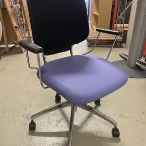 Savo Invite møtestol.