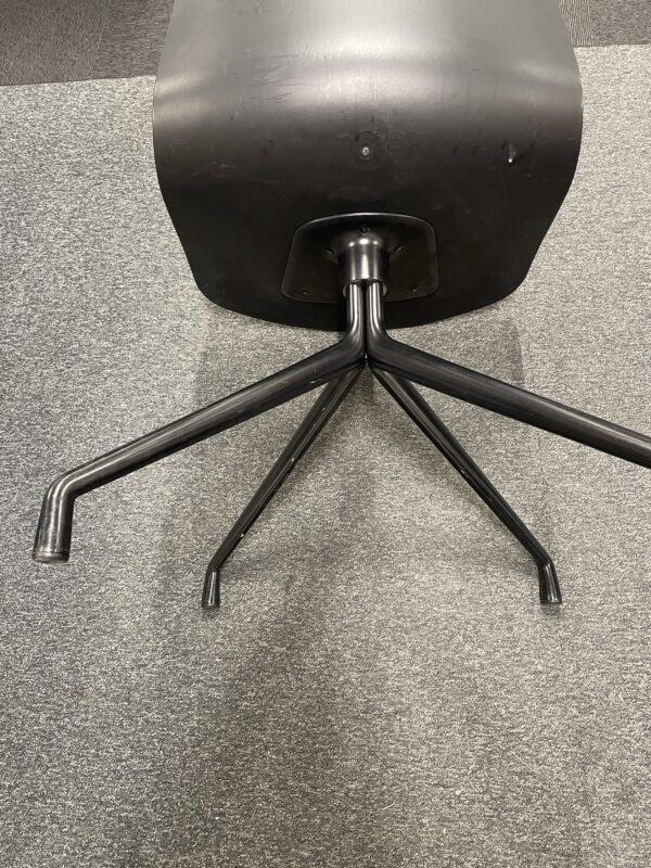 Hay about a chair AAC10 - Image 3