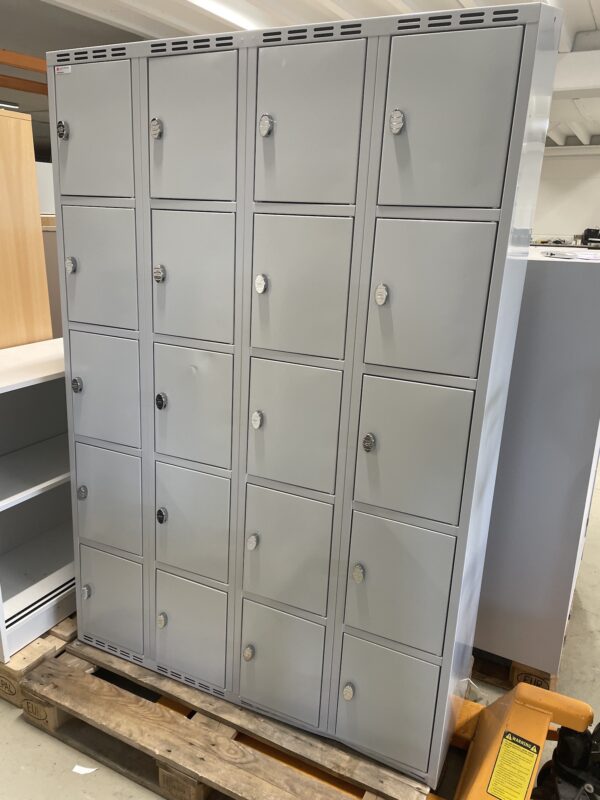 Lukeskap m/20 rom.