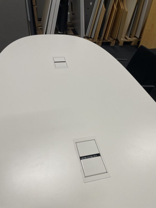 Fritz Hansen Superellipse - Image 4