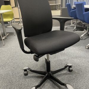 Håg H05 m/swing-back armlén.