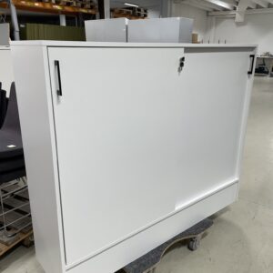 Skap 3A4, 160cm med skyvedører.