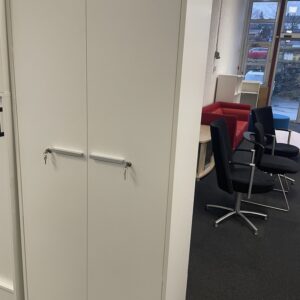 Holmris 5A4 med slagdører.