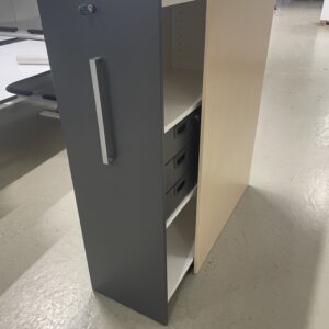 Kinnarps 3-roms m/låsbar skuff.