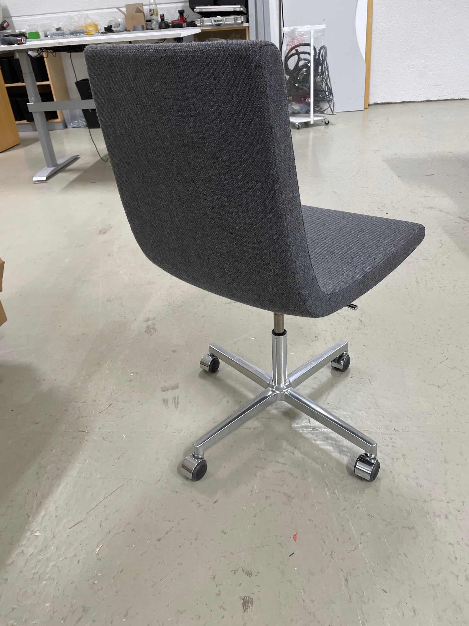 Emmegi møtestol, grå - Image 2