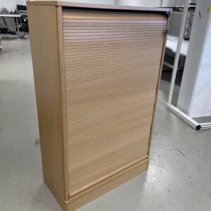 Kinnarps skap, 3A4 m/sjalusi