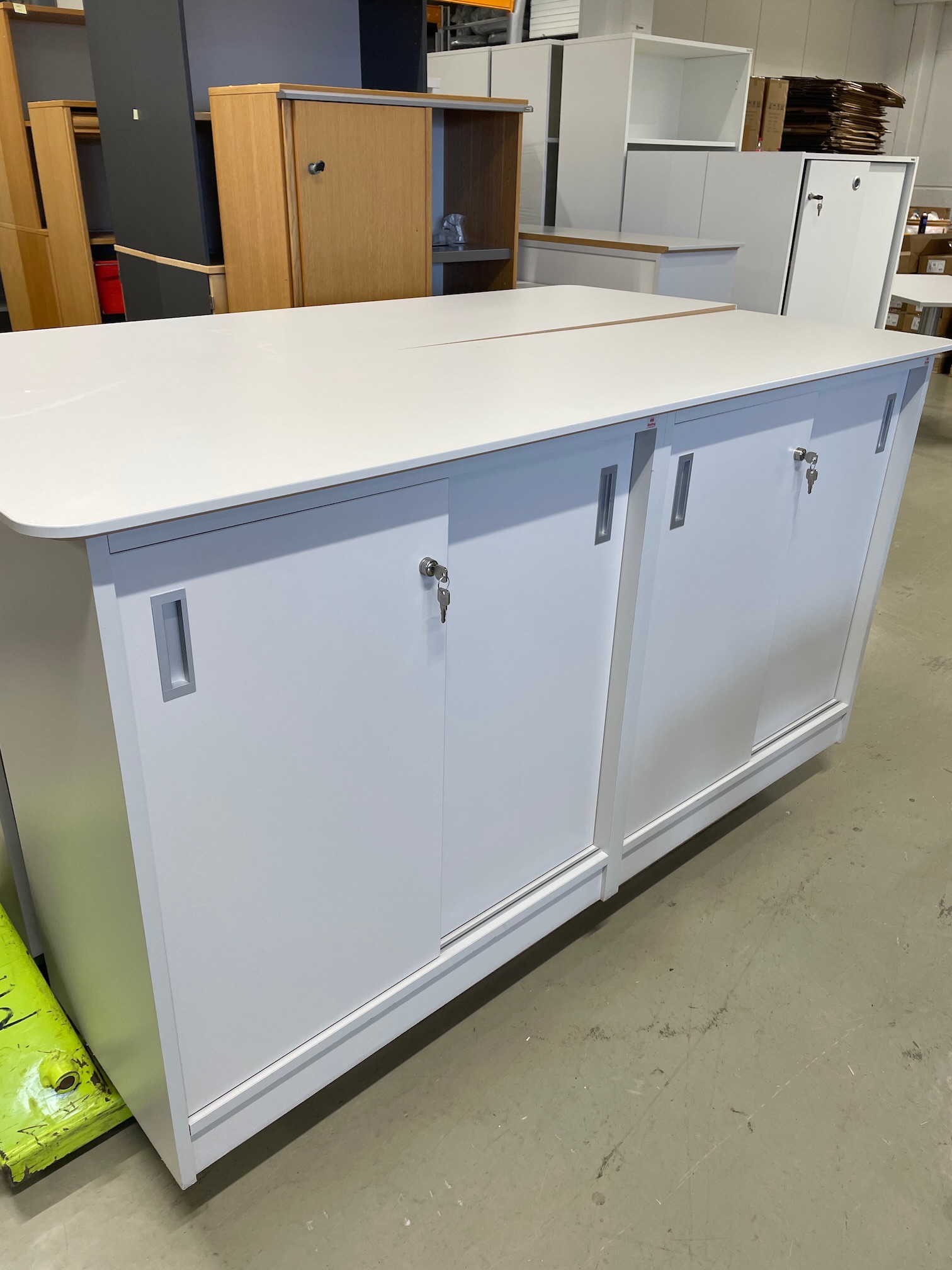 Sterling, doble 2A4 skap