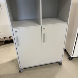 EFG, 2A4 m/slagdører + 1A4 reol med hjul.