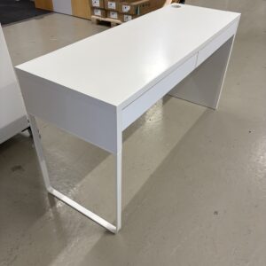 Bord m/skuffer