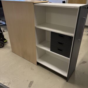 Kinnarps 3-roms m/låsbar skuff.