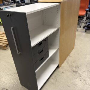 Kinnarps 3-roms m/låsbar skuff.